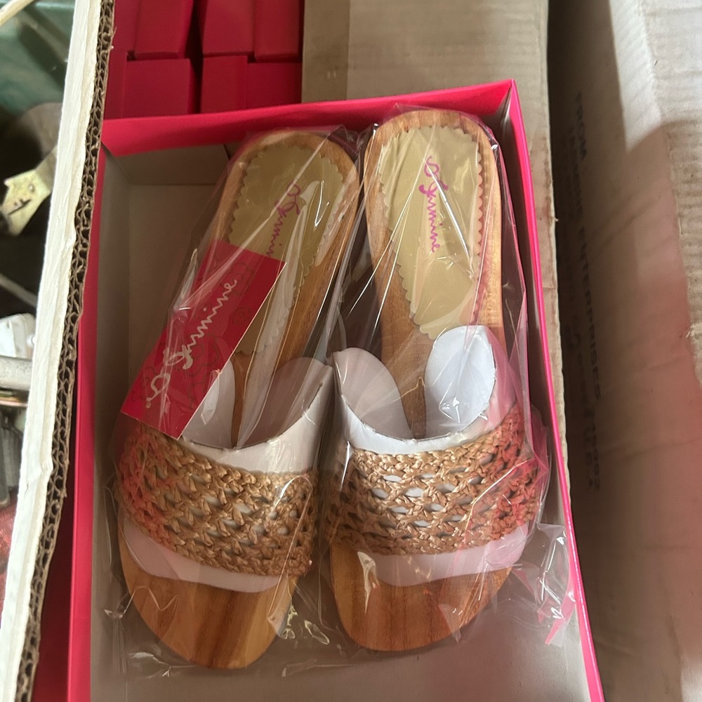 Sandals - Picture 13 of 15